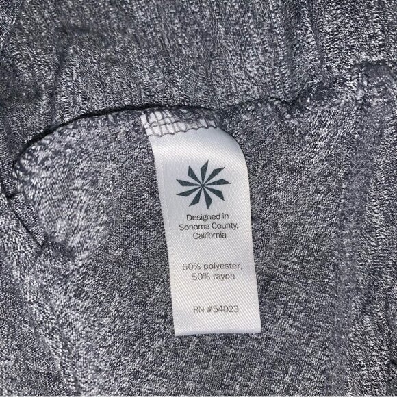 Athleta Long Sleeve Top Shirt Size Extra Small Grey Heathered Suri Bubble‎ - Picture 5 of 8